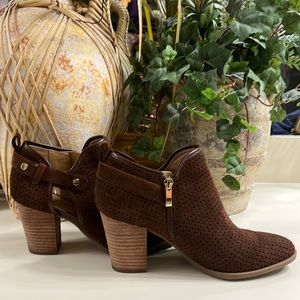 Franco Sarto Brown Suede Ankle Boots w/ Gold Accents 8.5M EUC